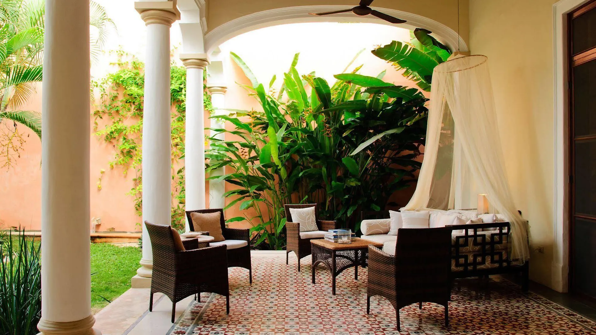 Decu Downtown Hotel Merida